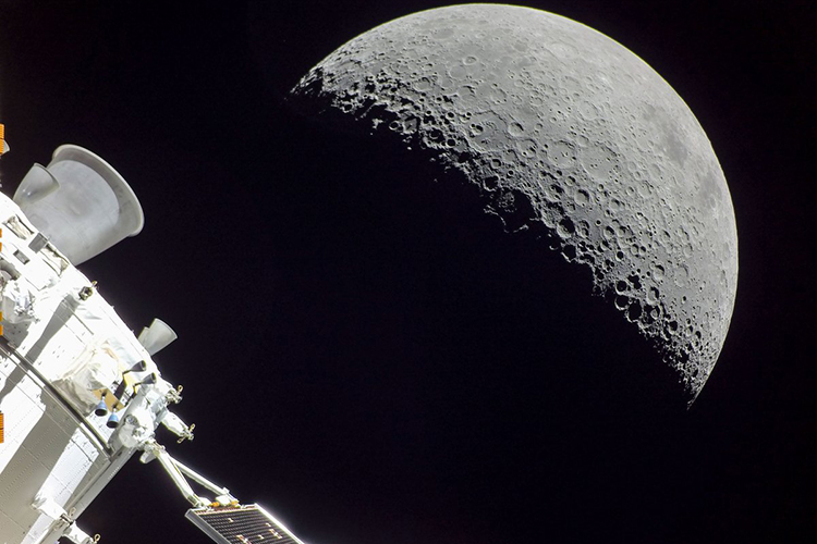 «Среди крупных проектов большой космонавтики основное направление — это Луна»