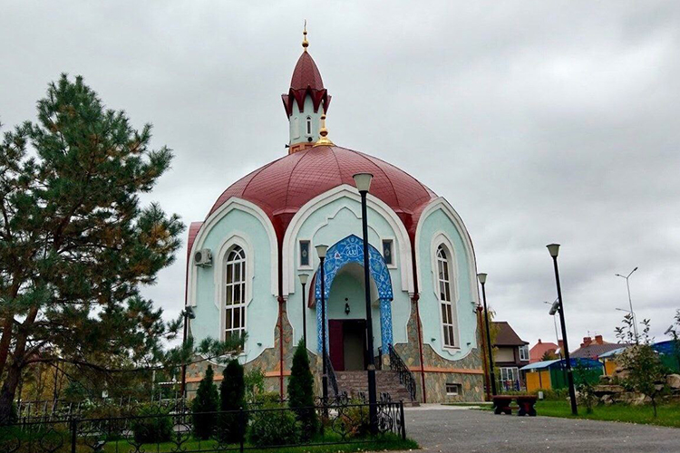 Мечеть «Әтиләр» является одним из самых необычных по внешнему виду культовых зданий в России