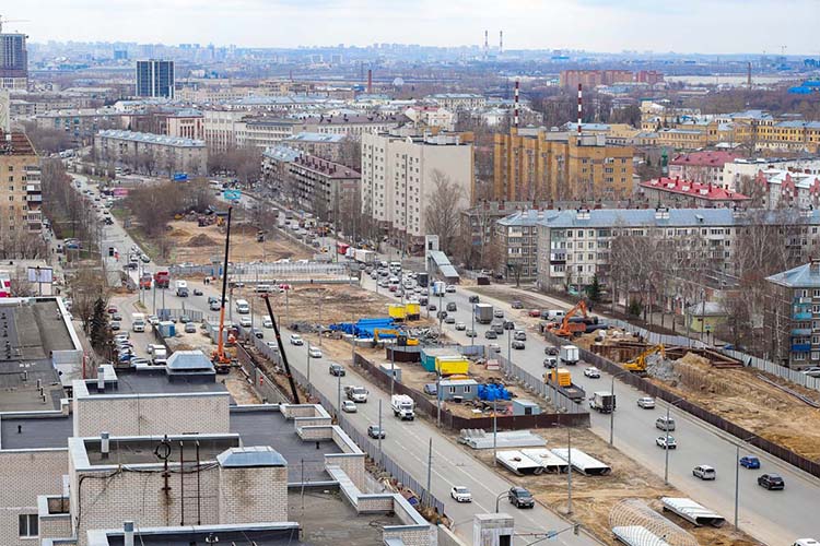 Дорогу длиной 11 км начали реконструировать в январе 2022 года за 27,1 млрд рублей, выделенных из федерального и республиканского бюджетов