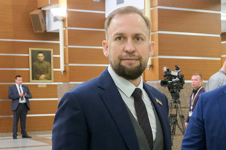У «Справедливой России» есть шанс расширить свое присутствие в парламенте, считает Альмир Михеев