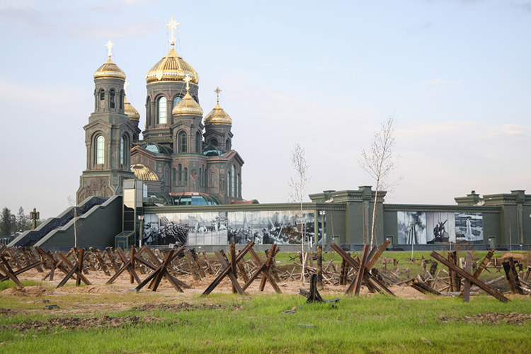 Среди крупнейших проектов «Оборонстроя» во время управления Иванова стало строительство военно-патриотического парка «Патриот» в подмосковной Кубинке
