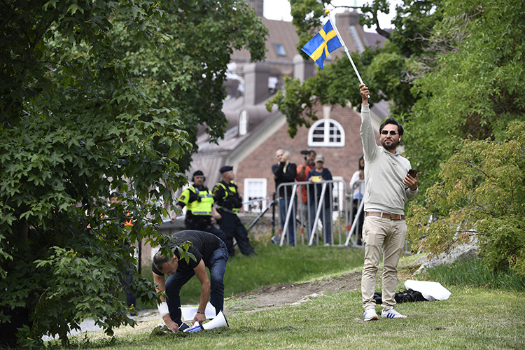 Полиция Швеции в очередной раз разрешила провести акцию с сожжением Корана