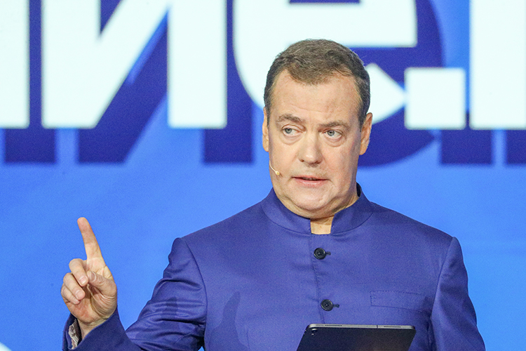 Дмитрий Медведев: «Отправка своих войск на территорию б. Украины повлечет прямое вступление их стран в войну, на которое нам придется отвечать. И, увы, не на территории б. Украины»