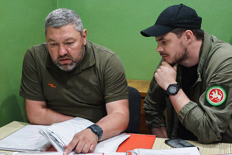 Евгений Варакин вот уже почти как два года назад он принял для себя вызов — вернуть жизнь в освобожденный Лисичанск, а со сравнительно недавних пор — и Рубежное