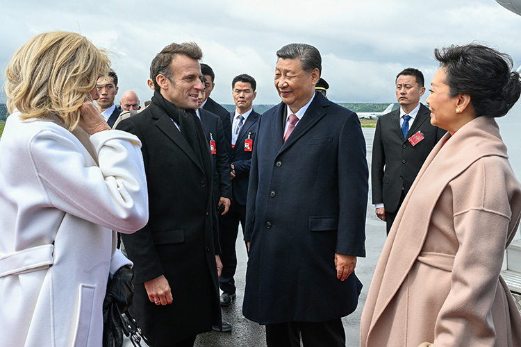 Главными событиями недели я считаю визит председателя КНР Си Цзиньпина во Францию, где он встретился с президентом страны Эмманюэлем Макроном