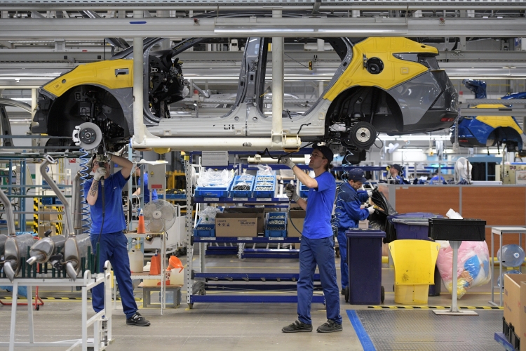 Компания AGR Automotive Group, которая недавно стала владельцем бывшего завода Hyundai в Санкт-Петербурге, объявила о запуске на российском авторынке новой марки Solaris