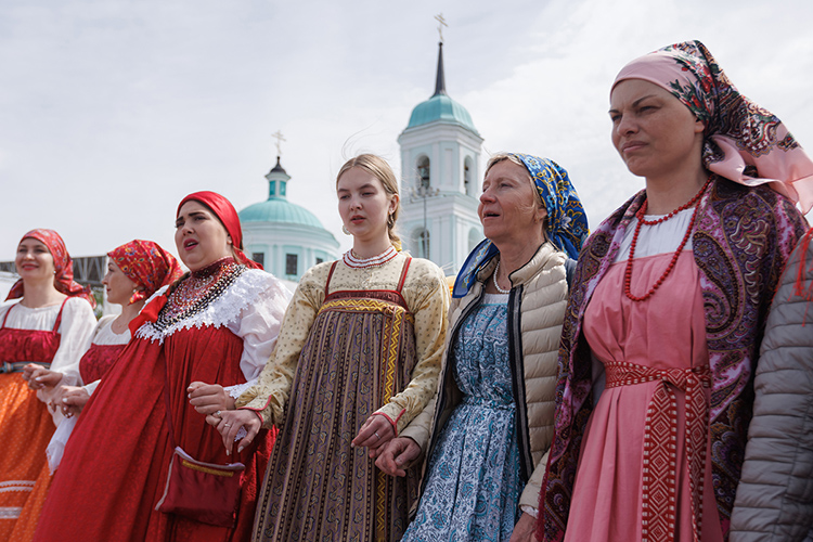 Каравон дал старт череде праздников традиционной культуры в Татарстане, следующим 13 июня станет марийский Семык, а замыкает список кряшенский Питрау, намеченный уже на 13 июля