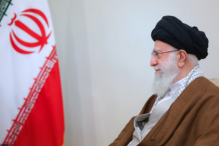 «Когда я читаю всевозможных западных комментаторов, которые нередко утверждают, что президент в Иране — это, дескать, никто, а всем управляет Рахбар, мне просто жалко этих людей»
