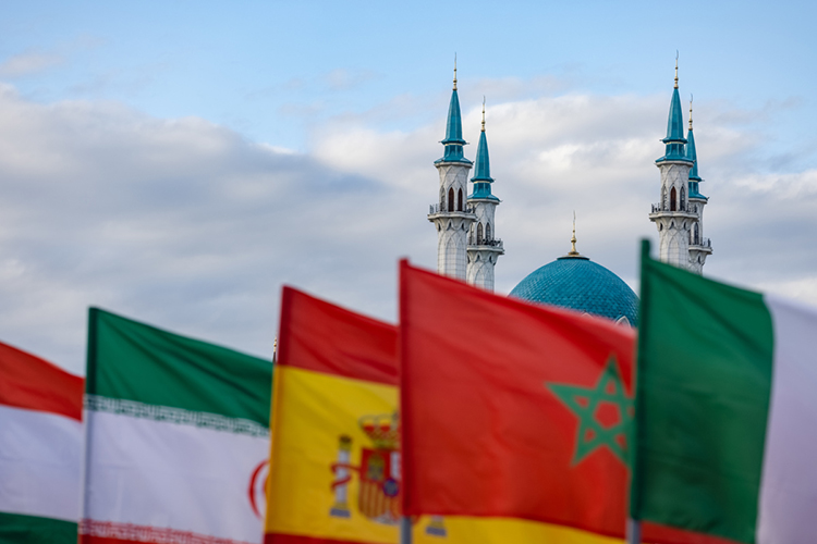 Именно сегодня Татарстан позиционирует себя как регион-лидер России в части налаживания контактов с мусульманским миром за пределами страны