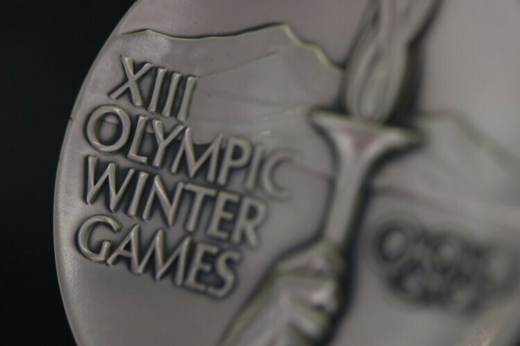 Олимпийская медаль Игр-1980, прошедший в Лейк-Плэсиде