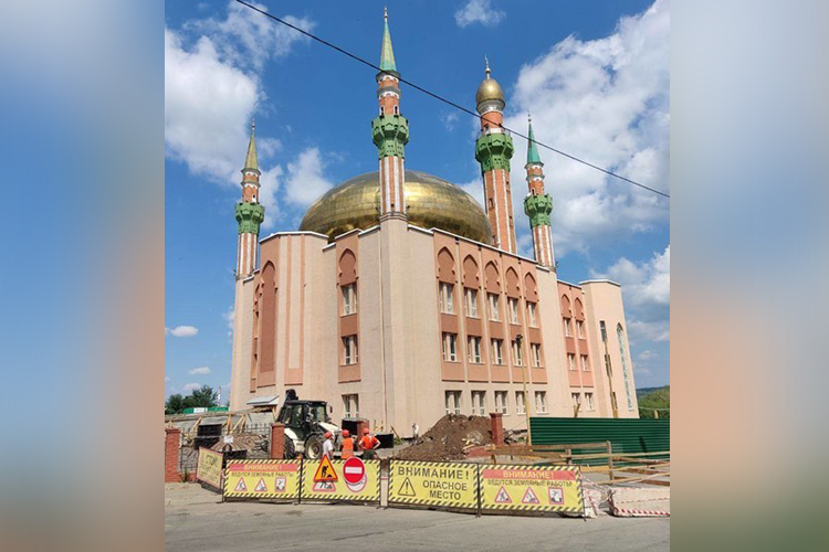 В Альметьевске осле капитального ремонта открывается Центральная мечеть, в который вложилась «Татнефть» (на фото мечеть до реконструкции)