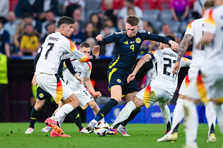 Шотландия мощно прошла отборочный турнир: обыграла Испанию (впервые за 40 лет), а Норвегию с Мратином Эдегором и Эрлингом Холандом обогнала в группе на шесть очков