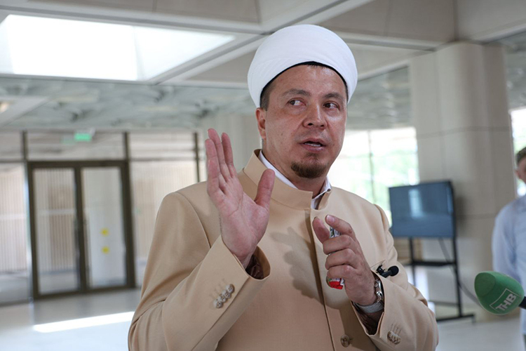 Исмаил Сингатуллин: «Большинство людей в восторге от того, что мечеть сделана в таком стиле, который подходит нашей религии, нашему шариату»