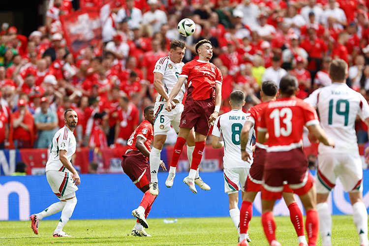 В первом матче дня сборная Швейцарии обыграла Венгрию