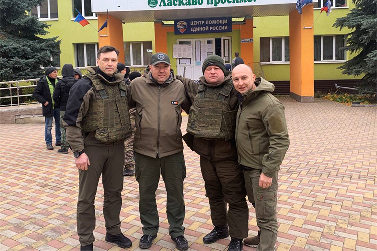 Евгения Варакина «вернули» из ЛНР в Татарстан, он возглавил исполком Верхнеуслонского района. А новым куратором Лисичанска и Рубежного назначили Фаниля Аглиуллина, последние 5 лет возглавлявшего минземимущества Татарстана