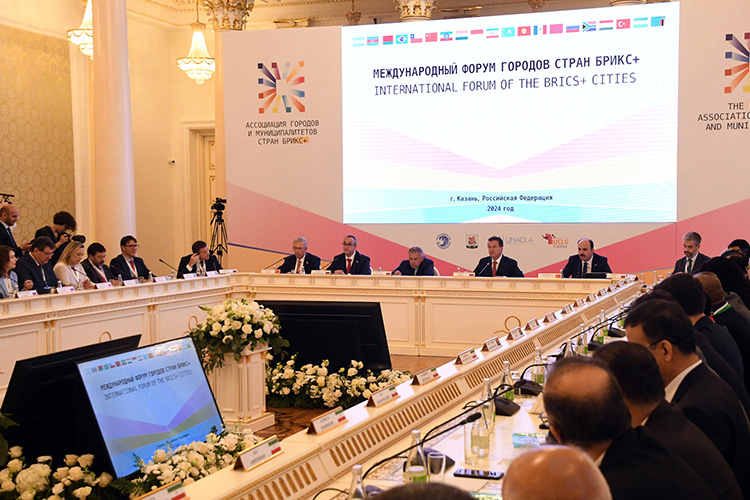 Рустам Минниханов: «Казань успешно развивается, занимает ведущие места во многих рейтингах, выступает площадкой для проведения крупных мероприятий по развитию Евразийского диалога»