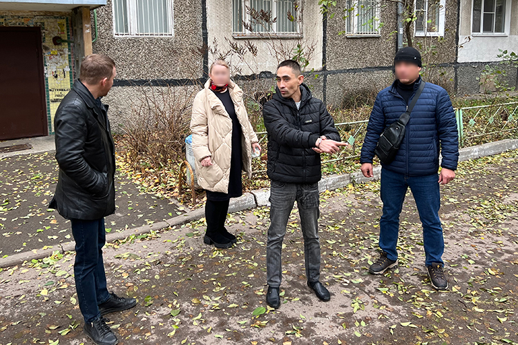 Идрисов показывает место, где похитили гражданина Хасанова