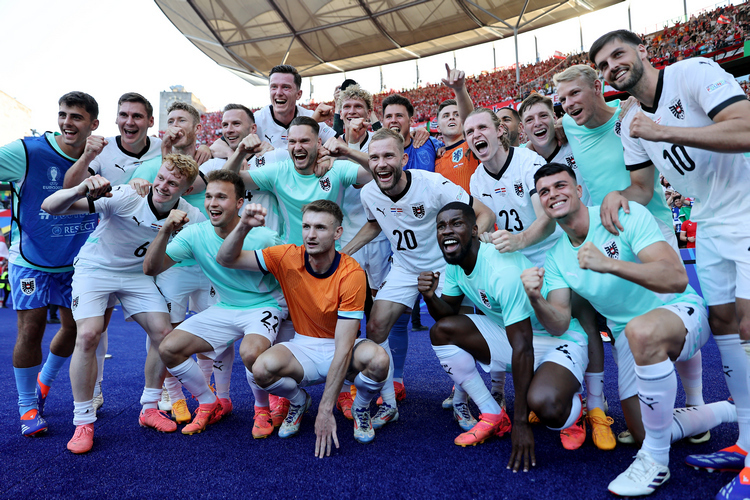 Откровением турнира стала сборная Австрии — она вышла с первого места в группе с Францией, Нидерландами и Польшей