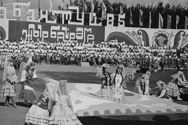 Характерными особенностями советского Сабантуя стали масштаб празднования и расширение его географии