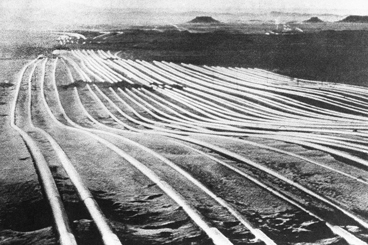 Геологоразведочные работы, нацеленные на поиск нефти, начались в Саудовской Аравии еще в 1933 году, силами американцев