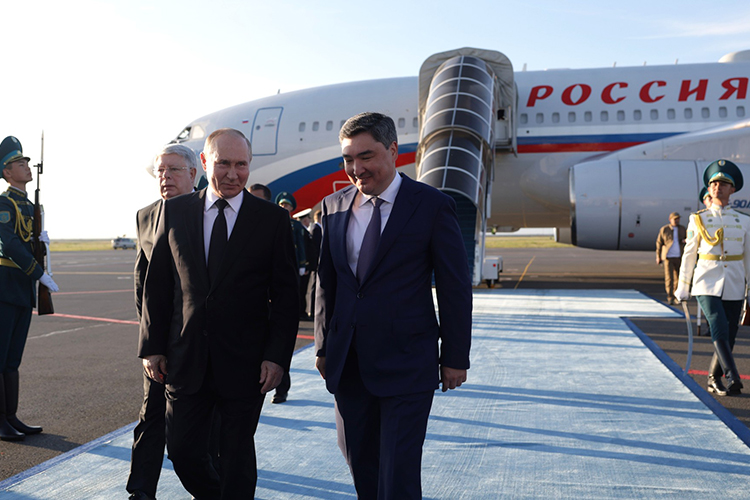 «Нам это выгодно»: заставят ли Казахстан выбрать между Западом и Россией?