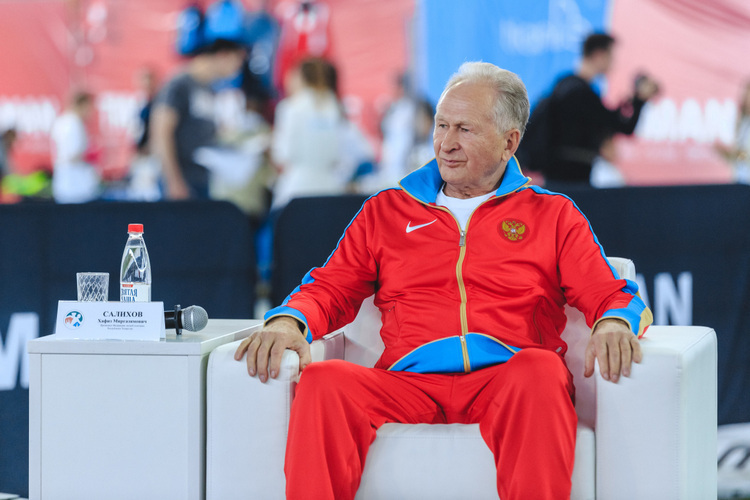 С 2011 года федерацию лёгкой атлетики возглавляет Хафиз Салихов