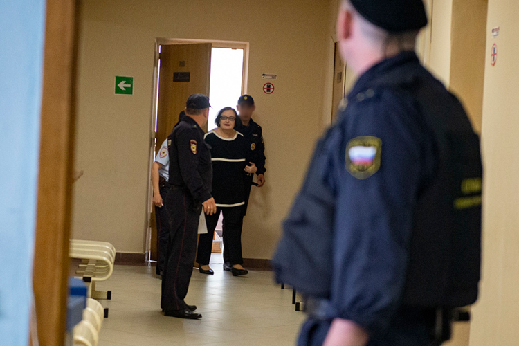 При Изааке под уголовное преследование попала экс-глава Спурт банка Евгения Даутова