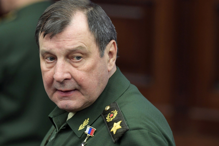 Как передает ФСБ, по делу о коррупции проходит бывший замминистра обороны Дмитрий Булгаков