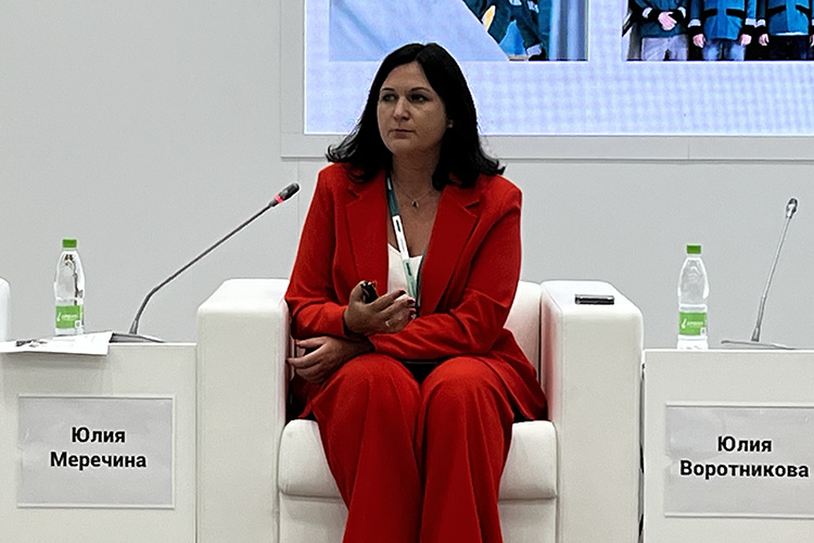 Юлия Меречина заявила, что текучесть кадров на КОСе по итогам 2023 года составила всего 6% — это значительно ниже рынка