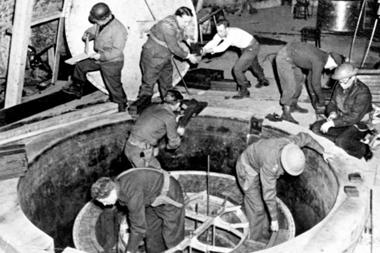 Миф, что работы над атомной бомбой в рейхе прекратились в 1944-м