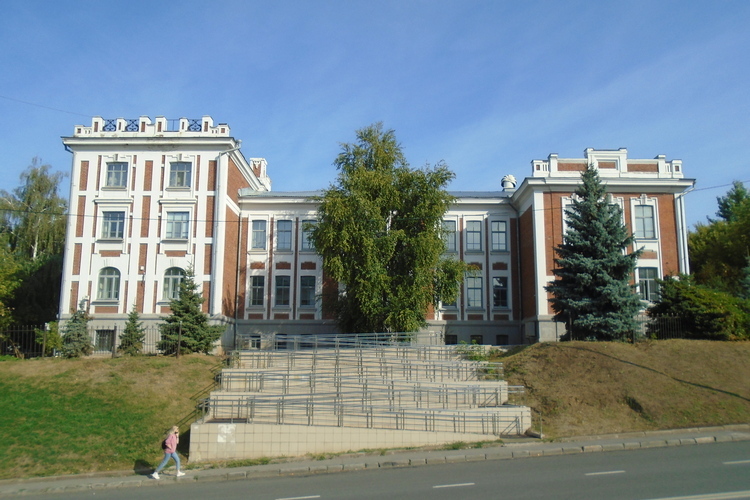 Памятник должен появиться рядом со школой им. Нежметдинова