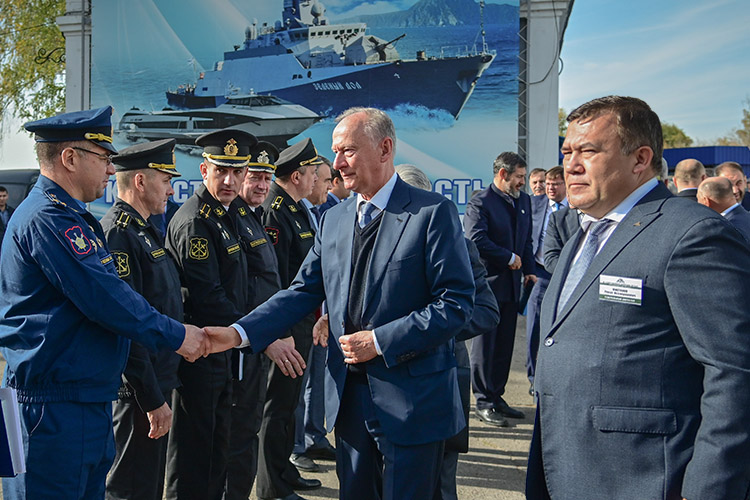 Николай Патрушев – Мистахову: «70 километров и 70 узлов – это разные вещи!»