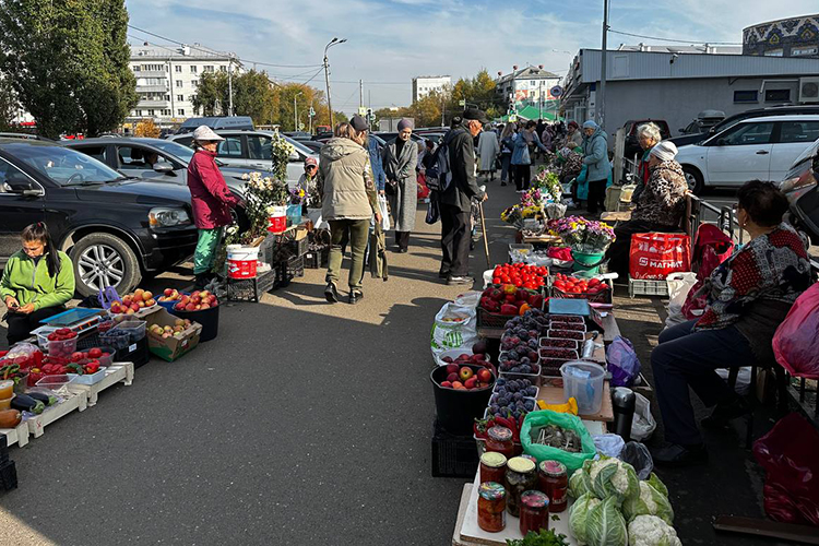 «Торговать тут нельзя. Ну что же поделаешь? Нам идти некуда»