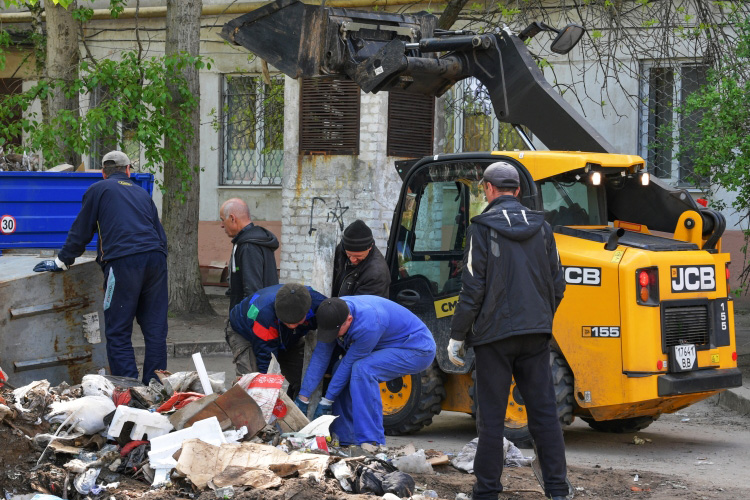 Предлагается внести в кодекс новую статью 3.18 «Нарушение требований правил благоустройства, касающихся порядка проведения работ по накоплению, сбору и вывозу отходов»