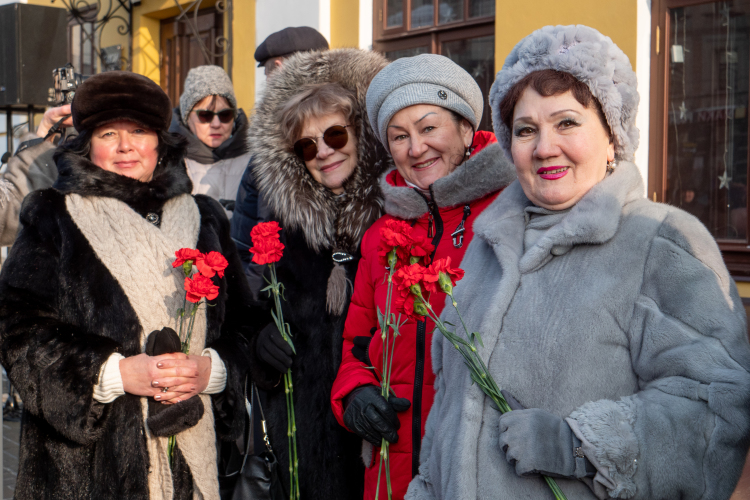 «Например, оперы-оперетты — это направление, я думаю, согласится возглавить Альфия Ибрагимовна Заппарова (на фото слева)»