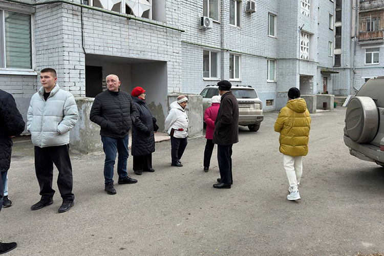 Собрались — и оказалось, что обсуждать-то нечего — жильцы все решили на прошлом собрании