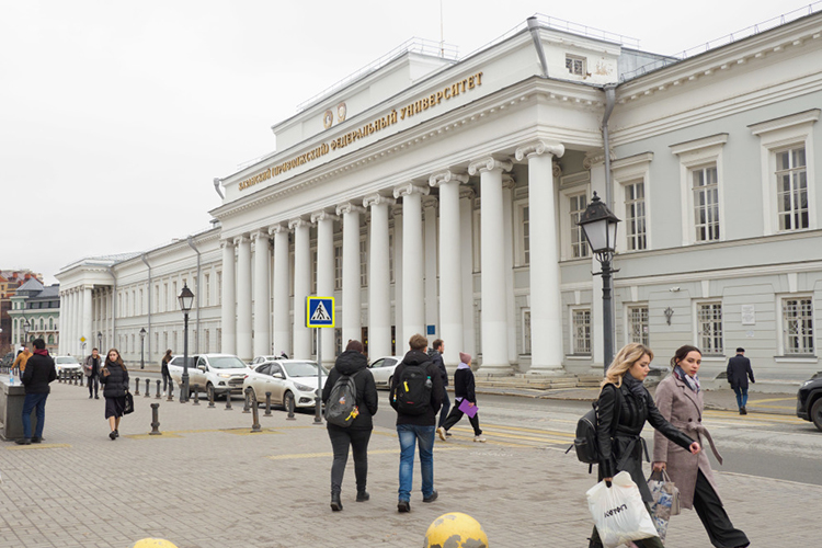 Гулять главный вуз республики будет три дня