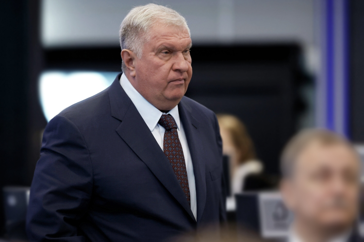 Золото – будущий конкурент доллара, США уже не те, идет «новая угольная эра»: тезисы Игоря Сечина из ОАЭ