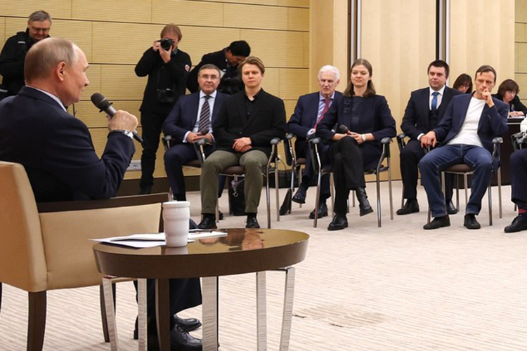Ректор Университета Иннополис Александр Гасников (справа крайний) на встрече с Путины