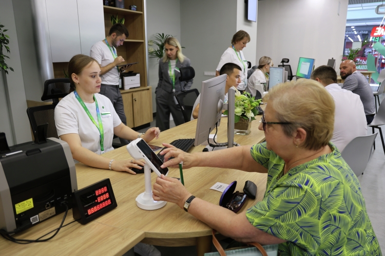 В схеме успели поучаствовать все банки: ВТБ, Сбербанк, Альфа-банк, Росбанк и Дом РФ