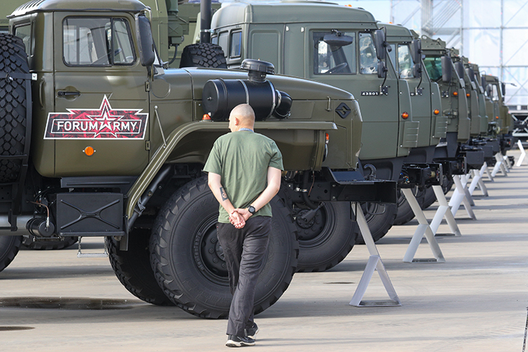 Увеличился спрос на грузовые автомобили военного назначения