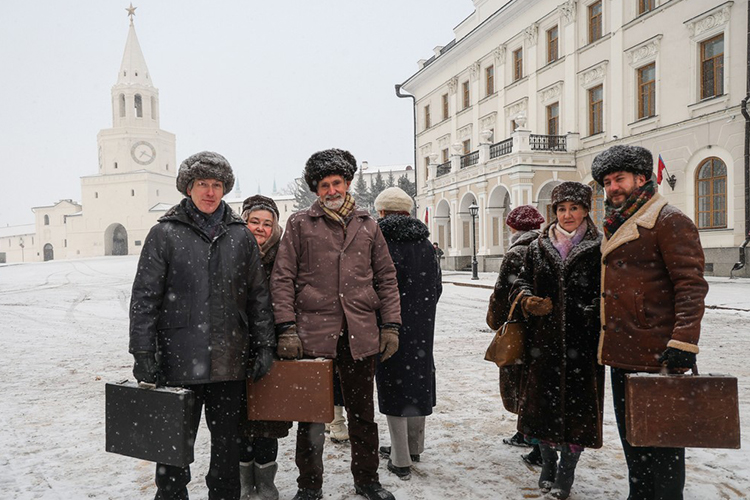 Первые съемки в Казани состоялись на улице Кремлевской — у стен Нацмузея, памятника Мусе Джалилю и здания КФУ