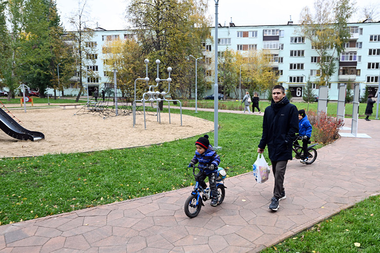 В планах на этот год — благоустроить 54 двора по программе «Наш двор». Эффект ощутят 15 тыс. жителей 101 многоквартирного дома