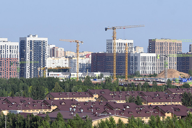 Советский район — самая густонаселенная часть Казани. В 1,6 тыс. жилых домов и 44 поселках Советского района проживают 342 тыс. жителей