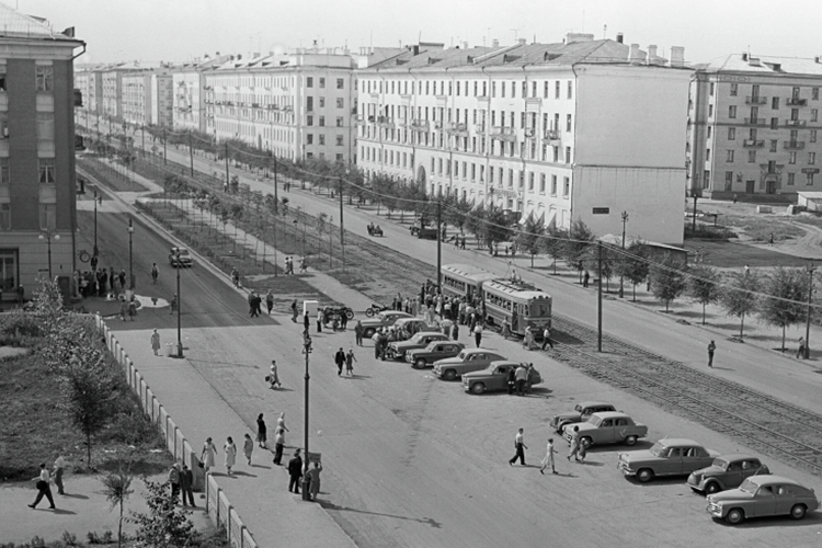 «В отличие от других городов Нижнего Поволжья, в окрестностях Самары известны не только памятники с эпох камня и бронзы, но и вполне определенные следы существования городской цивилизации еще с периода Волжской Булгарии»