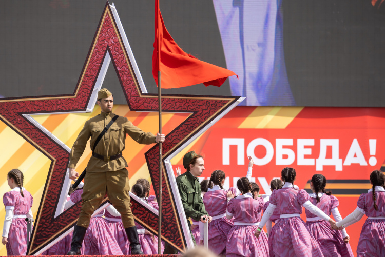 «Правильно сегодня делают руководители страны, что готовятся к 80-й годовщине Победы. Очень важно ее провести на высоком уровне, чтобы была преемственность»