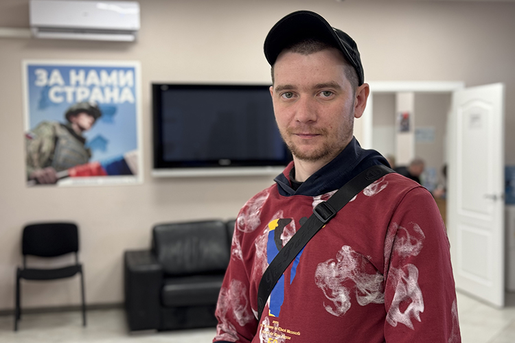 Денис: «Если дадут подъемные, то отдам родителям, детям, семье»