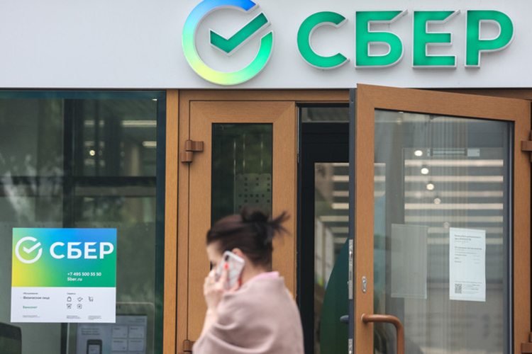 Еще 29 января этого года следователь Задорожная направила на имя Руслана Салимова, управляющего отделением «Банк Татарстан» ПАО «Сбербанк», представление, в котором она потребовала устранить нарушения