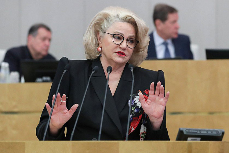 Нина Останина отметила, что в законопроекте не уточняется, какие именно нарушения будут считаться совершенными против интересов Российской Федерации