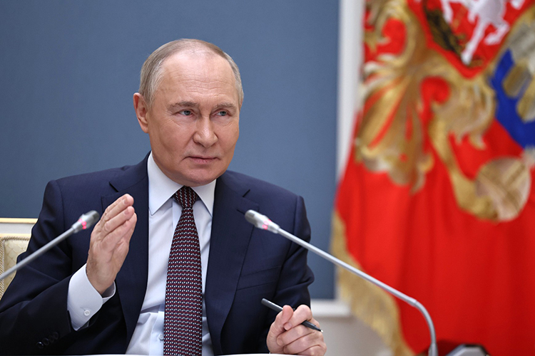Открывая встречу, Путин подчеркнул, что экономика России «демонстрирует устойчивость» и развивается